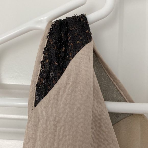 NWT. Rachel Roy Silk Sleeveless Top - Picture 4 of 7